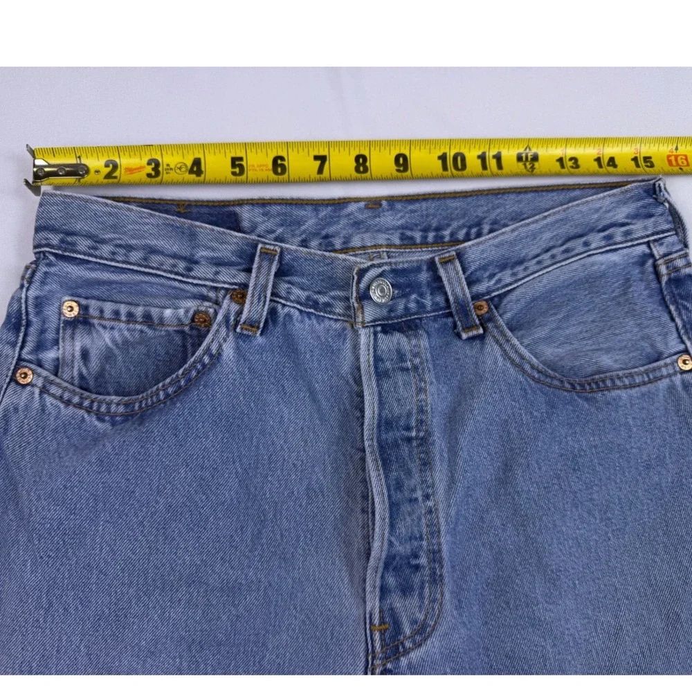 Vtg Levis 501 Jeans‎ 33x32 (Fits 31x31) Light Wash Straight Leg Button Fly USA